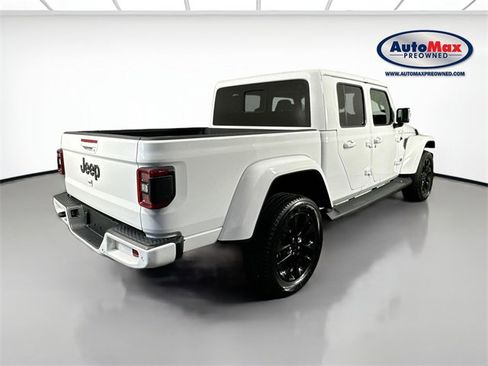 Used 2023 Jeep Gladiator Overland image 2