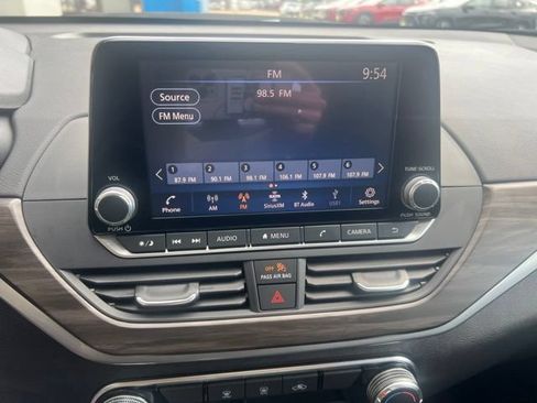 Used 2025 Nissan Altima 2.5 SV FWD image 20