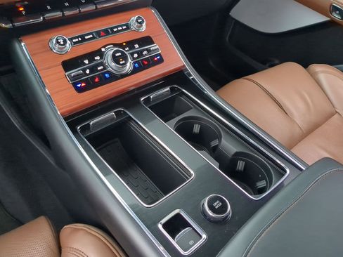 Used 2024 Lincoln Aviator Reserve w/ Equipment Group 201A image 20