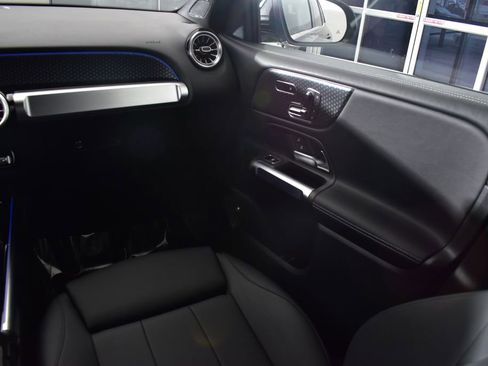 Certified 2025 Mercedes-Benz GLB 250 4MATIC image 25