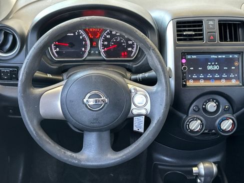 Used 2014 Nissan Versa SV FWD image 14