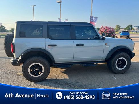 Used 2023 Ford Bronco Badlands w/ Sasquatch Package AWD/4WD image 4