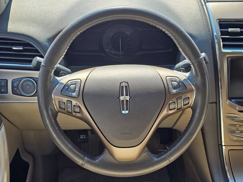 Used 2013 Lincoln MKX FWD image 18