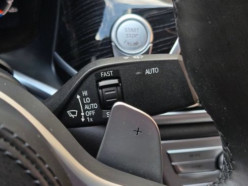 Used 2022 BMW 740i w/ M Sport Package RWD image 36