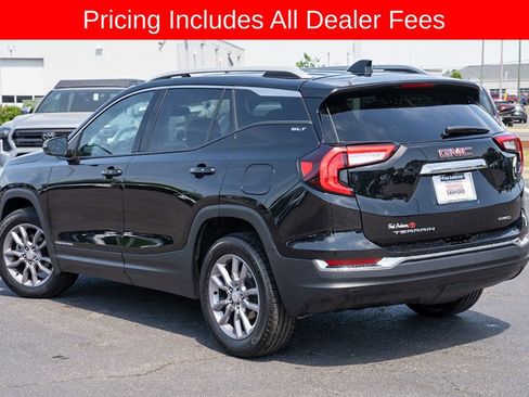 Used 2024 GMC Terrain SLT AWD/4WD image 3