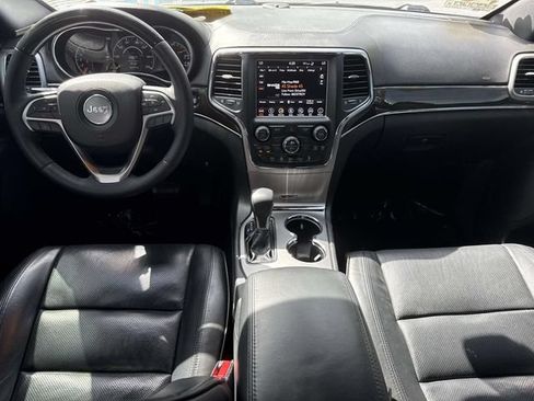 Used 2018 Jeep Grand Cherokee Overland RWD image 16