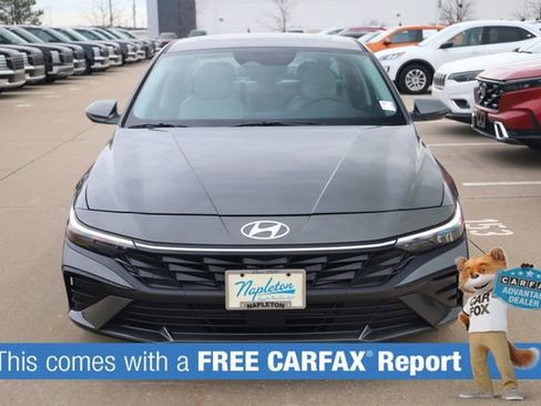 Used 2025 Hyundai Elantra Limited image 2