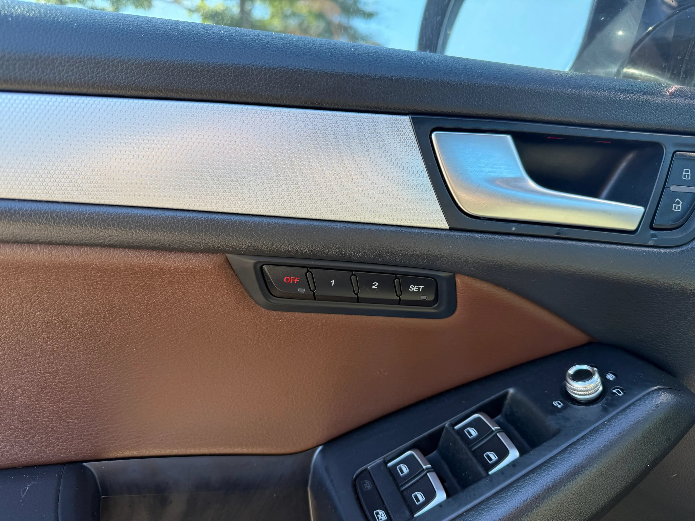 Used 2017 Audi Q5 2.0T Premium Plus w/ Technology Package AWD/4WD image 23