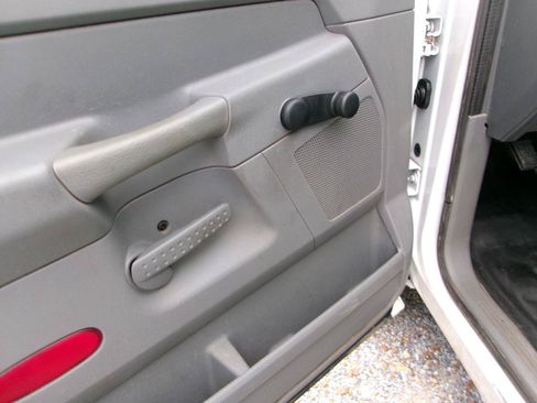 Used 2007 Dodge Ram 1500 Truck ST AWD/4WD image 12