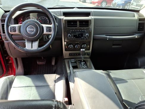 Used 2012 Jeep Liberty Limited Jet image 12