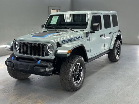 Used 2024 Jeep Wrangler Unlimited Rubicon 4xe AWD/4WD image 3