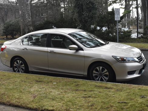 Used 2013 Honda Accord LX image 10