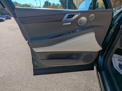 Used 2023 Genesis GV80 2.5T w/ Advanced Package image 17