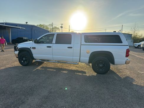 Used 2007 Dodge Ram 2500 Truck SLT image 7