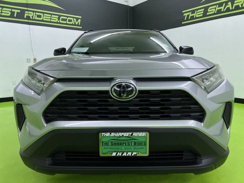 Used 2021 Toyota RAV4 LE FWD image 3