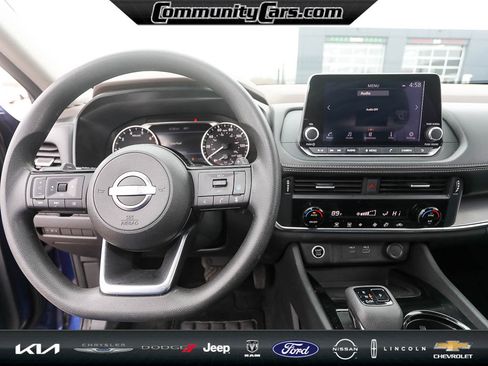 Used 2023 Nissan Rogue SV image 12