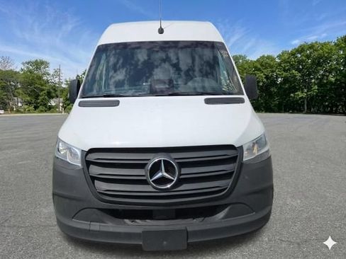 Used 2025 Mercedes-Benz Sprinter 2500 image 3