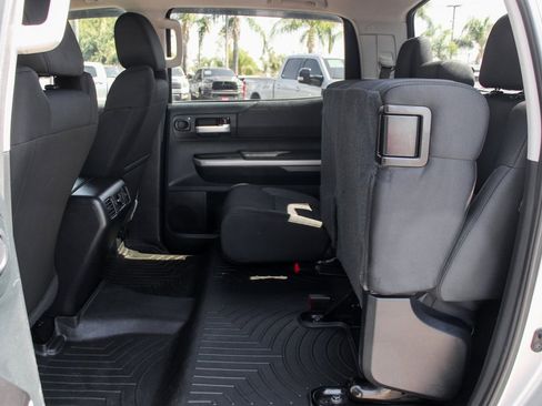 Used 2017 Toyota Tundra SR5 image 32