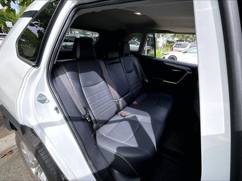 Used 2023 Toyota RAV4 XLE Premium image 29