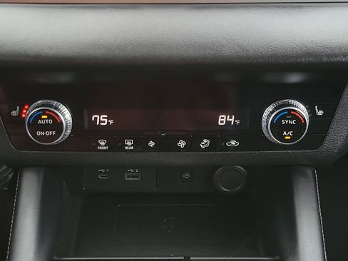 Used 2022 Mitsubishi Outlander SE image 21