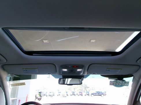 Used 2023 Kia Telluride EX w/ EX Captain's Chair Package image 17