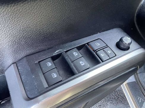 Used 2021 Toyota Tacoma Limited AWD/4WD image 21