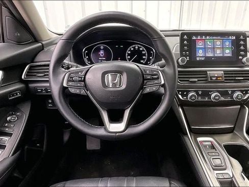 Used 2019 Honda Accord Touring image 5