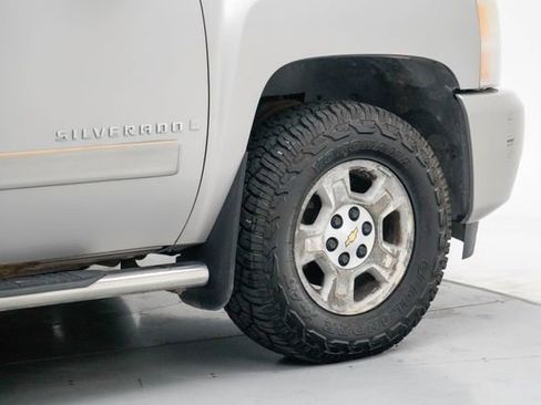 Used 2007 Chevrolet Silverado 1500 LT w/ 1LT Convenience Package AWD/4WD image 7