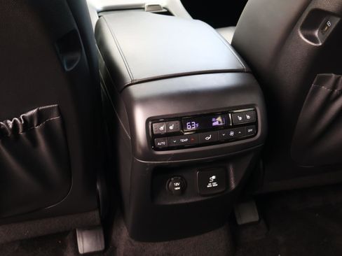 Used 2024 Hyundai Palisade Calligraphy image 13