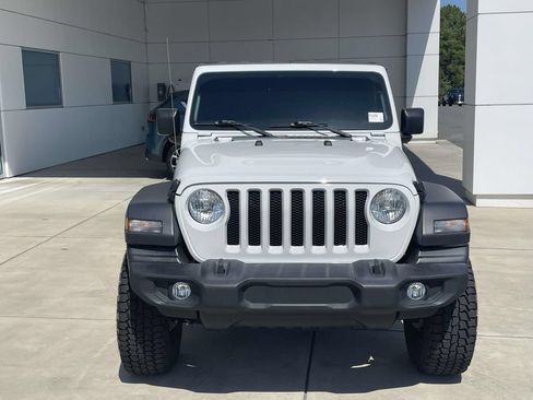 Used 2022 Jeep Wrangler Unlimited Sport AWD/4WD image 3