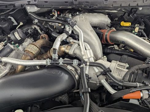 Used 2023 Ford F250 Lariat w/ Sport Appearance Package image 11