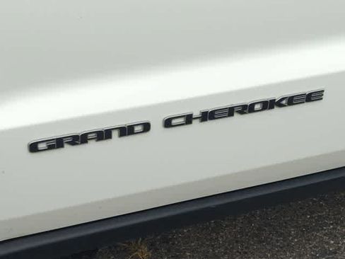 Certified 2021 Jeep Grand Cherokee Limited AWD/4WD image 13