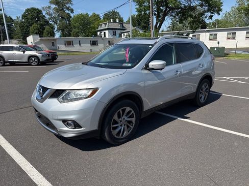 Used 2015 Nissan Rogue SL w/ SL Premium Package AWD/4WD image 3