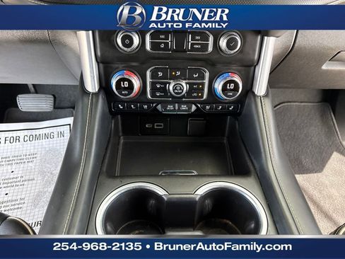 Used 2021 GMC Yukon XL SLT image 24