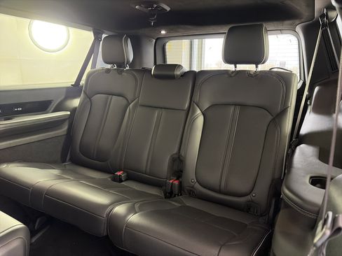 Used 2023 Jeep Grand Wagoneer L Series II image 8