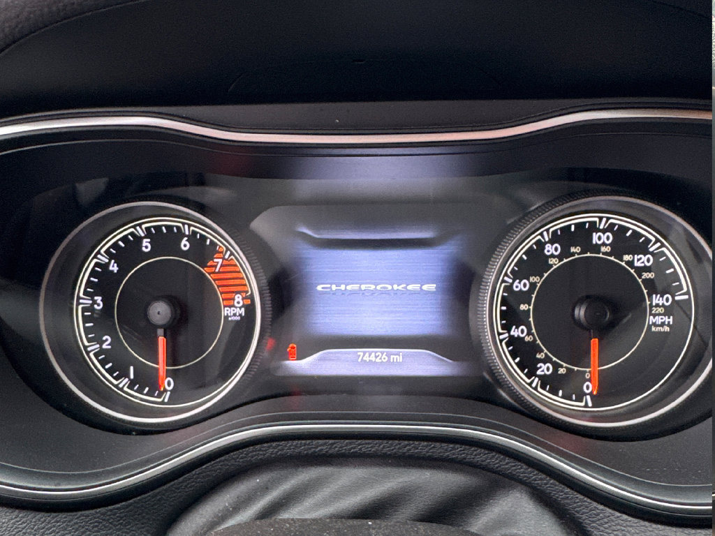 Used 2019 Jeep Cherokee Trailhawk AWD/4WD image 12