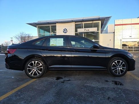 Certified 2022 Volkswagen Jetta Sport image 9