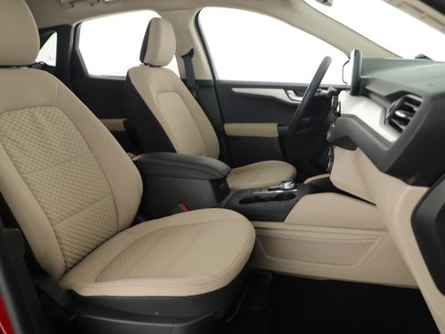 Used 2020 Ford Escape SE image 19