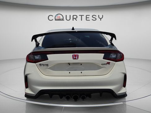 Used 2024 Honda Civic Type R image 2