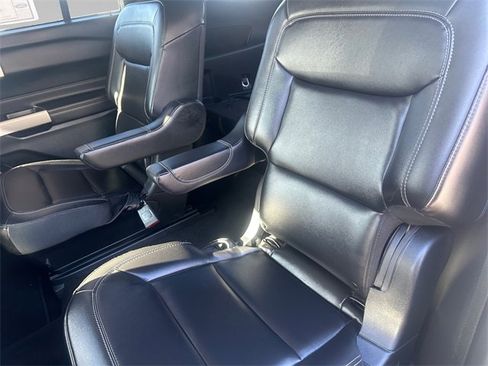 Used 2023 Ford Explorer XLT w/ Equipment Group 202A image 13