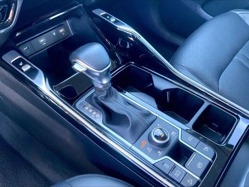 Used 2023 Kia Sorento SX image 16