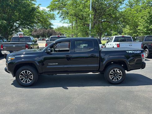 Used 2023 Toyota Tacoma TRD Sport AWD/4WD image 17