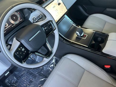 Certified 2026 Land Rover Range Rover Velar Dynamic SE AWD/4WD image 18