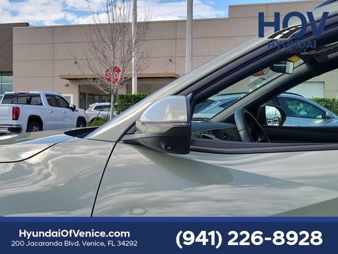 Certified 2025 Hyundai Santa Cruz Limited AWD/4WD image 12
