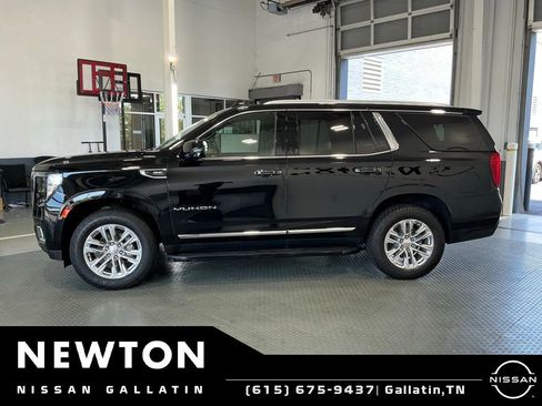 Used 2021 GMC Yukon SLT w/ SLT Premium Package AWD/4WD image 3