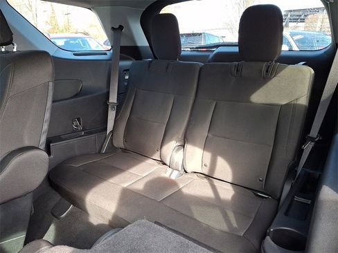 Used 2022 Ford Explorer XLT image 12