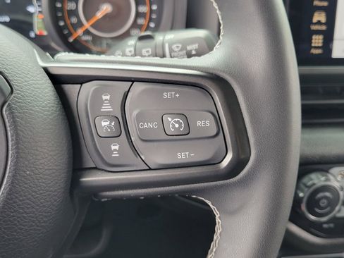 Used 2025 Jeep Wrangler Unlimited Sport AWD/4WD image 6