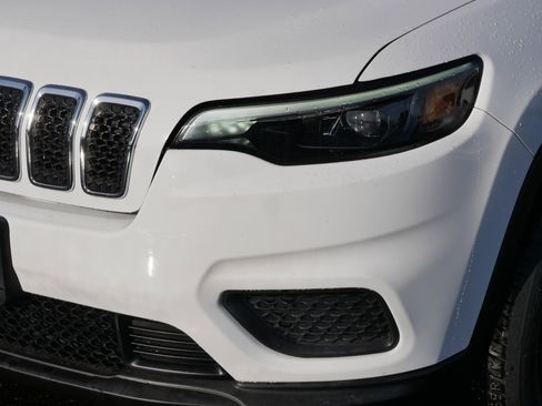 Used 2020 Jeep Cherokee Latitude w/ Cold Weather Group image 16