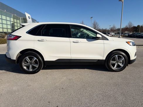 Used 2024 Ford Edge SEL w/ Convenience Package image 9