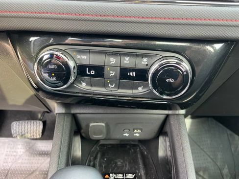 Used 2024 Chevrolet TrailBlazer RS w/ Convenience Package FWD image 26